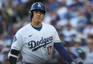 大谷翔平、絶好機で痛恨遊飛　元コンビニ店員左腕に２の０　ドジャース初回に先取点許す