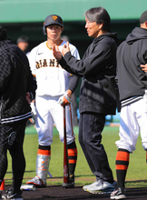 即効性抜群「ゴジラ流打法」の極意とは？　巨人・佐々木俊輔が松井秀喜新監督の再指導を熱望「いろいろ聞きたい」