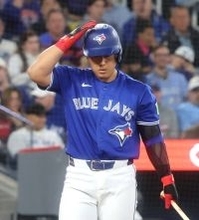 岡本和真「すごく楽しみに打席に入りました」「しっかりと打つべきところで打てた」“侍対決”山本由伸から右中間二塁打…次戦は投手・大谷翔平と対決　