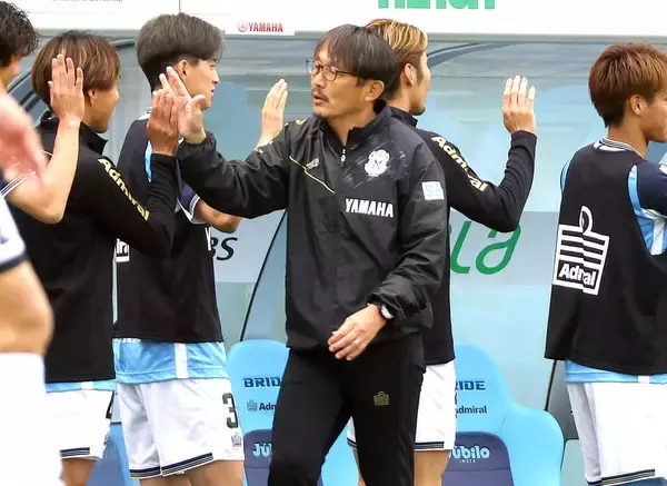 Ｊ２磐田・三浦文丈新監督が初陣星　監督電撃辞任→緊急昇格から中２日・今季初４連勝「ホッとしています」小学生一斉観戦２８００人から「パワーもらった」