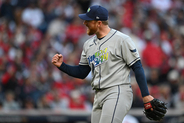 レイズが６年ぶりリーグＶに王手　エース・ラスムセンが７回１失点快投　敵地で会心連勝…ＷＳ進出まであと「１勝」、球団史上初の世界一へ