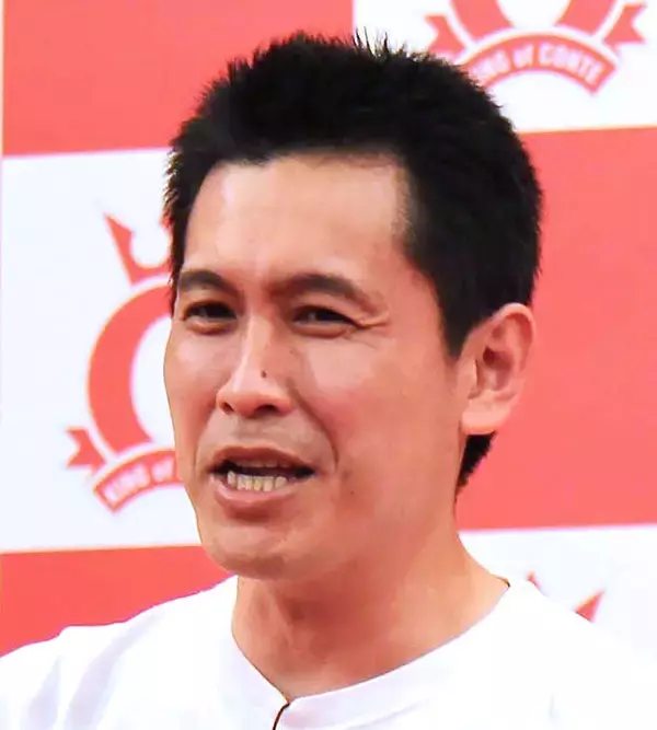 「や団」ロングサイズ伊藤が結婚を電撃発表！「有吉ゼミ」チャレンジグルメで「ここ来る途中に…婚姻届けを出しました」