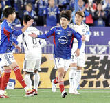 「【Ｊ１百年構想リーグ】横浜ＦＭ、開幕戦はホームで町田に２―３敗戦…遠野大弥が復帰戦でゴールもＧＫ朴一圭が負傷交代」の画像1