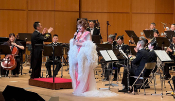 元日に休養宣言した小林幸子　海上自衛隊舞鶴音楽隊の新編５０周年記念演奏会にサプライズ出演