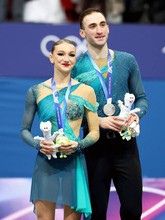 ジョージア初の冬季五輪メダル獲得　フィギュアぺアで銀の２０歳＆２３歳「始まりに過ぎない」