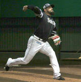 「【ソフトバンク】クローザー復帰を目指すオスナが初ブルペンで手応えありの２９球「ケガさえなければ結果残せる」」の画像1