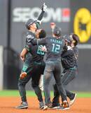 「【日本ハム】今季初のサヨナラ勝ちで勝率５割　サヨナラ打の奈良間大己に新庄剛志監督「いまをときめく奈良間様に全て聞いてください」」の画像1