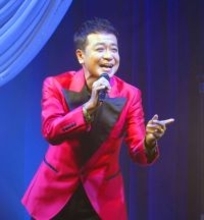 中山秀征、自身初のディナーショーで熱唱　目標は「武道館でやってみたい」　芸能生活４０周年