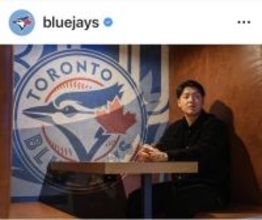 岡本和真、新天地ブルージェイズ本拠に上陸！球団公開に「ホーム・スイート・ホーム」「イケメン」「泣けてきた」の声