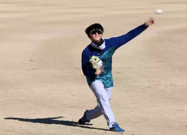 初対決は１０年センバツ準決勝　ついに共闘する日本ハム・山崎福也と有原航平の不思議な縁