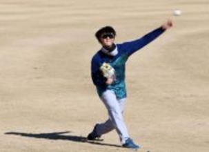 初対決は１０年センバツ準決勝　ついに共闘する日本ハム・山崎福也と有原航平の不思議な縁