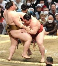 隆の勝、８場所ぶりの連勝発進「自信を持って相撲を取れている」