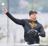 「【巨人】１６０キロ右腕マタ１軍デビューへ　ハワード「アキレス腱炎」で離脱全治１か月前後の見込み」の画像1