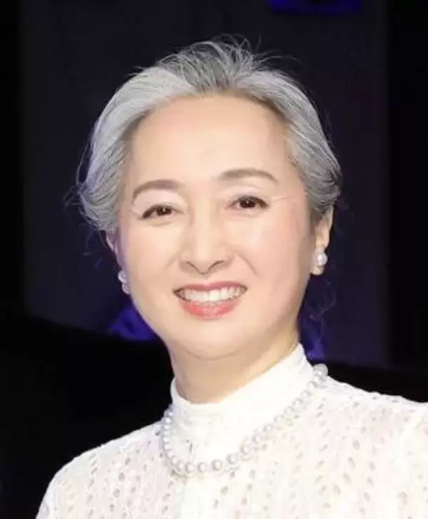 白髪染めをやめて８年の近藤サト　グレーヘアになって「８０代以上の男性にめちゃくちゃモテるようになった」