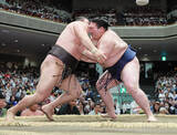 「豪ノ山、全勝大関・霧島に土をつける　「結びの雰囲気で、気が引き締まった」結びでの白星は２３年九州場所以来」の画像1
