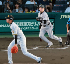 【巨人】「Ｇキラーのキラー」丸佳浩が阪神・才木から二塁打　１か月ぶり先発起用に応える