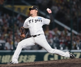 【阪神】岩貞祐太が現役最終登板で末包昇大を空振り三振　梅野隆太郎と同期入団バッテリーで有終の美　藤川球児監督と笑顔で握手