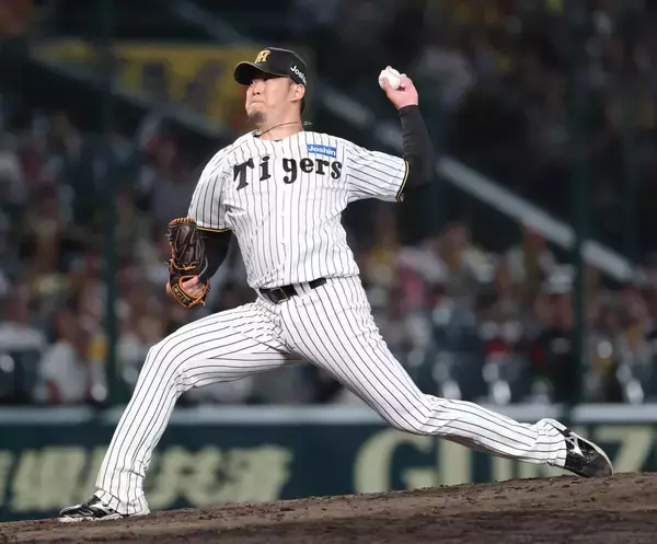 【阪神】岩貞祐太が現役最終登板で末包昇大を空振り三振　梅野隆太郎と同期入団バッテリーで有終の美　藤川球児監督と笑顔で握手