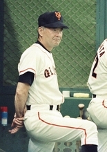 長嶋茂雄さんにカメラ向けると肩組まれ…笑顔の“撮影妨害”で残ったのは右肩の感触だけ