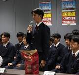 「【高校サッカー】浜松開誠館イレブンが静岡第一テレビと県庁を訪問　川合主将「国立競技場を目指す」」の画像1