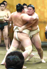 初場所直前に不安…横綱・大の里に威力が戻らない要因は負傷の「肩」じゃない