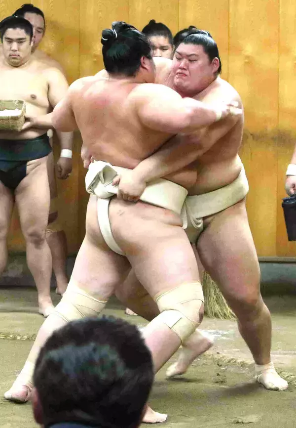 初場所直前に不安…横綱・大の里に威力が戻らない要因は負傷の「肩」じゃない