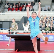 【卓球全日本】１７歳・張本美和が悲願の日本一　３７大会ぶり２冠快挙に涙、早田ひなに三度目決勝で雪辱「やっと勝ったかと」…兄の思い背負って頂点に
