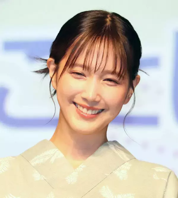 ３３歳・本田翼「太って。やばいなと」最新姿を公開…「妖艶に」「女神降臨」「腰が抜けた」と絶賛