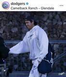 「「家族仲間義理人情」ドジャース・山本由伸の私服に注目！大谷翔平、佐々木朗希らバッテリー組集合で私服姿公開」の画像1