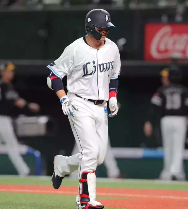 【西武】今季限りで引退表明の栗山巧が同点機で代打登場も得点ならず