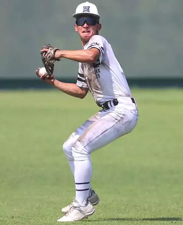 【高校野球】彦根総合４強進出　北山駿主将が２安打３盗塁の活躍「自分の仕事ができた」レーザービームで球場大歓声も…滋賀大会