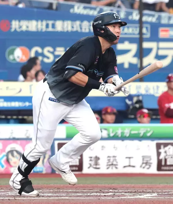 【ロッテ】効果的な一発で序盤から楽天を圧倒して４連敗を阻止　対吉井楽天は負けなし５連勝　小島は今季チーム初完投勝利