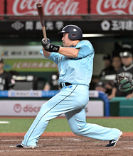 【西武】前日に４３歳のプロ２５年目・中村剛也が今季初打点　「打ててよかった。ネビン、ナイスラン！！」