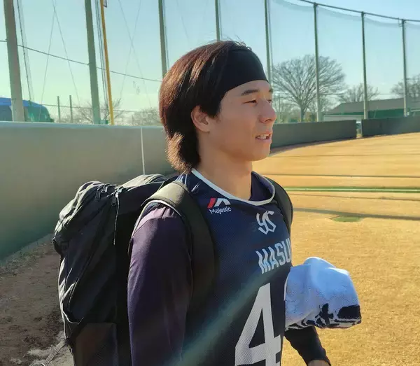 【ヤクルト】ドラフト４位左腕の増居翔太がブルペン入り「足元を見てしっかり一歩ずつ」