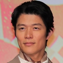 鈴木亮平「リブート」“妻”戸田恵梨香＆“合六さん”北村有起哉と笑顔で３ショット！「色々凄すぎたー！」「素晴らしい作品」