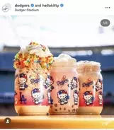 ドジャースタジアムがハローキティ仕様に　特別コラボパーカー“争奪戦”で開場前から長蛇の列…始球式では金慧成が捕手役