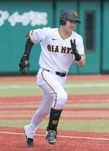 【巨人】打球直撃で救急搬送の泉口友汰、４日から１軍合流の可能性　阿部監督「一応、呼ぶ予定」状態見極め判断へ…２軍で復帰即マルチ