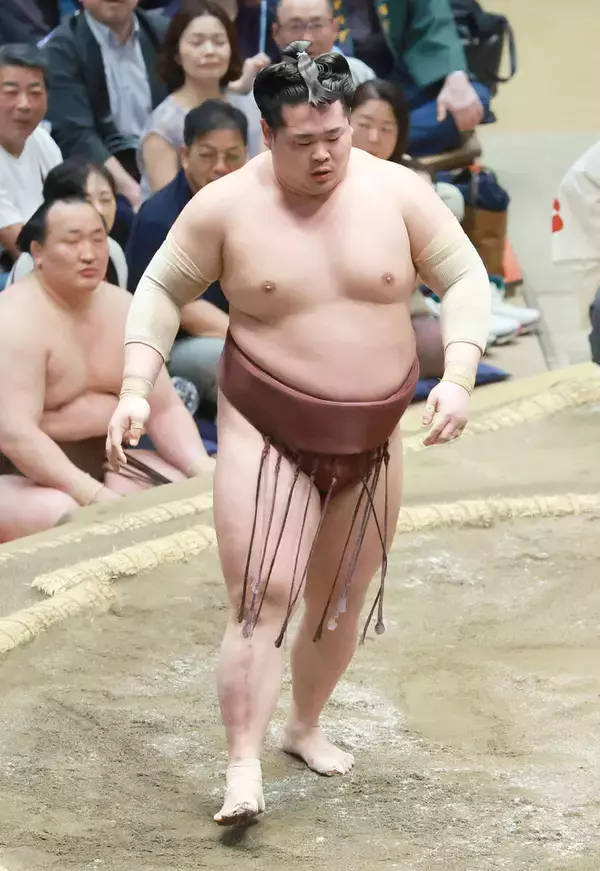 幕内・錦富士が連敗を５で止める　連敗中は家族の配慮で「ドライブに連れて行ってくれた。デートと言ったところです」