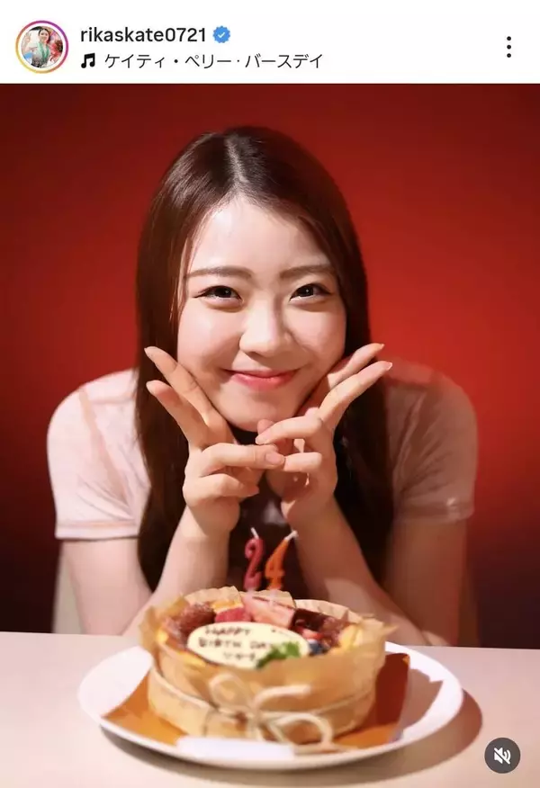 紀平梨花「最高の一年にします」２４歳誕生日報告！ピース＆黒のオフショワンピが「キレイ＆かわいい」