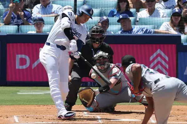 ドジャース戦で珍事　遊撃フライがタイムリーに…二走マンシーが一気に生還で同点　球場からどよめき