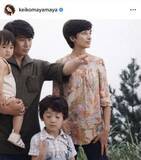 「４７歳人気モデルの家族ショットが「美男美女」と話題！「ＤＮＡってすごい」「美しい家族」真山景子が公開」の画像1