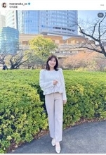 テレ朝・田中萌アナ、フリルトップス×パンツスタイルの上品な姿に「モデルみたい」「素晴らしいスタイル」「癒し」