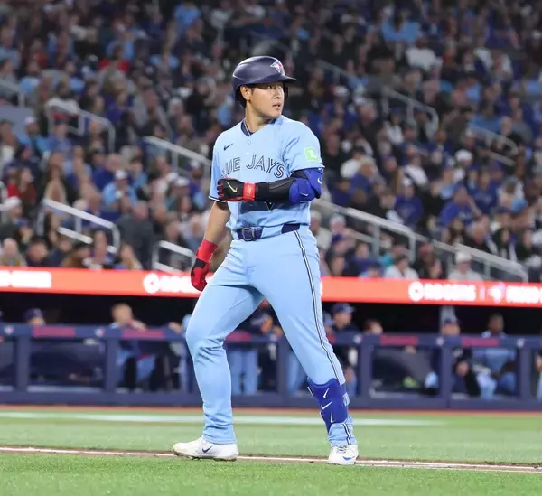 岡本和真がメジャー初タイムリー　開幕から５戦連続安打　一塁から三塁への激走はアウト　チャレンジは失敗に