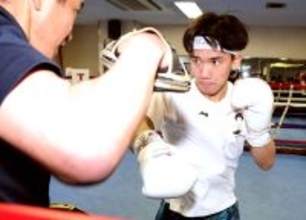 【ボクシング】高見亨介が中盤ＫＯを予告　１１日フライ級にウェートを上げ前世界王者アヤラと４か月ぶり再起戦