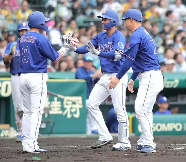 【中日】プロ初の２番起用の石伊雄太が２回に逆転１号２ラン「逆転打を打てて良かった」５番・阿部寿樹も先制適時打で新打線がはまる