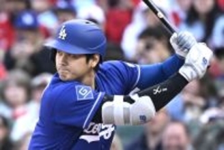 「１番ＤＨ」大谷翔平が１打席目に中前安打で３打席連続安打　先発は２勝目へ佐々木朗希