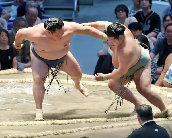 十両・玉鷲が史上９人目の通算９００勝「場所中なので、喜んでいる場合ではない。場所が終わったら、落ち着いて見られると思う」