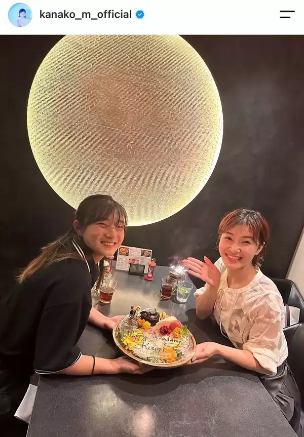 村上佳菜子が電撃結婚で話題のメダリストを祝福「カオリスマイル」…坂本花織さんとプライベートショット