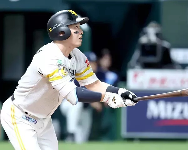 【ソフトバンク】０５年の松中以来となる４０発＆１００打点に王手！栗原陵矢が右中間へ３９号３ラン　リードを９点に広げる