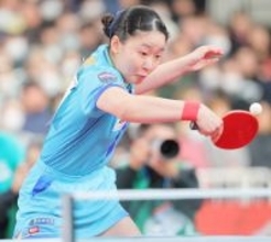 【卓球全日本】張本美和「不安と緊張でいっぱいでした」２ゲームは６点差逆転　技術“３拍子”そろった長崎美柚に４ー１、３年連続４強